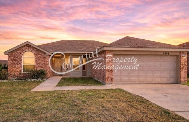 Building Photo - AVAILABLE SOON!