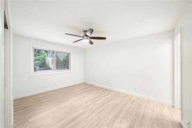 Photo - 352 Y Pl Unit B