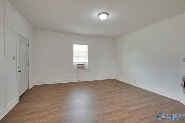 Photo - 3703 Fairview St SW