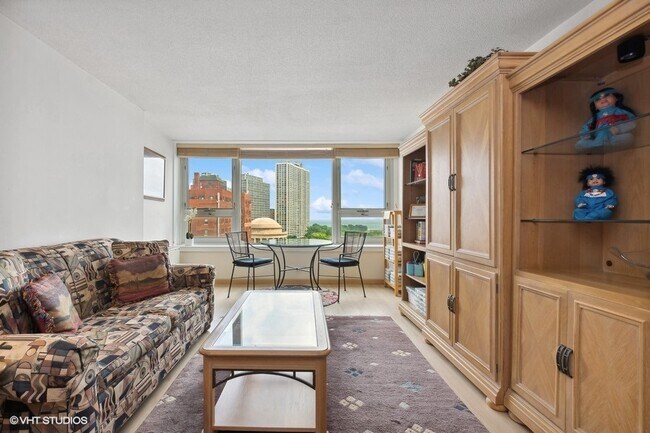 Photo - 2728 N Hampden Ct Unidad 1307