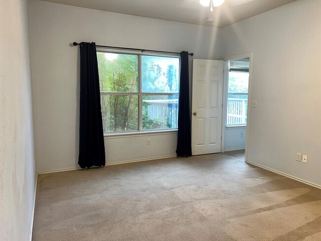 Photo - 1310 E 3rd St