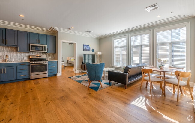 2 BR, 1 BA - 750 SQ FT
