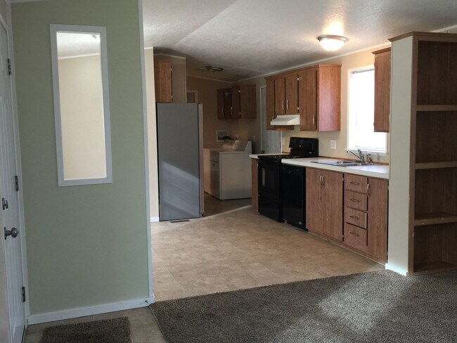 Photo - Nice manufactured home in North Pointe.