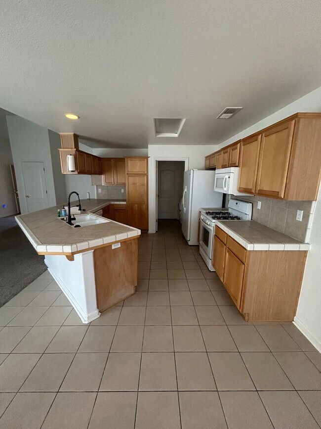 2454 Ranier Way