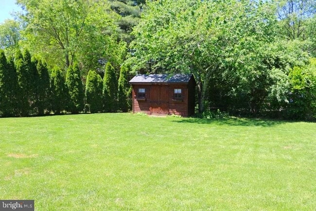 Photo - 211 Laurel Ave