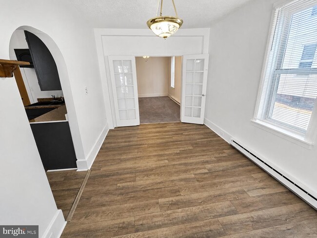 Photo - 232 Wilson St
