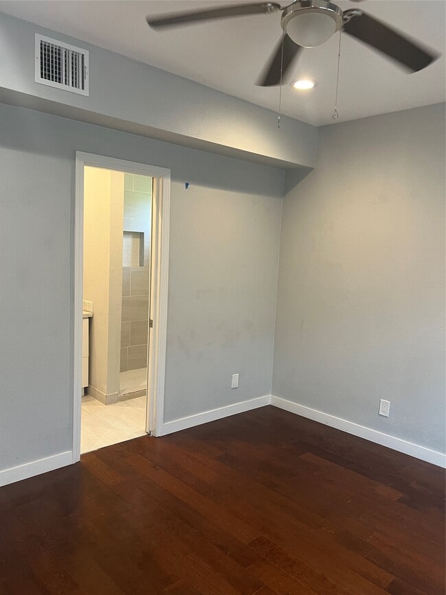 Photo - 2812 Live Oak St