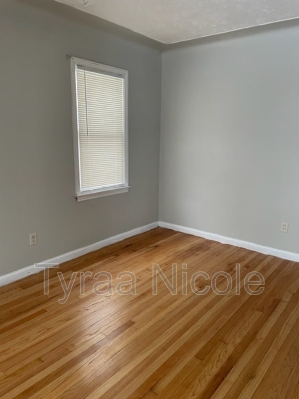 Photo - 9936 Montrose St