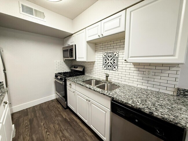 Ridglea Court Apartments