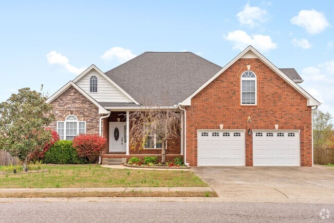 Building Photo - Spacious 4-Bedroom Gem with Open Floorplan! Rental