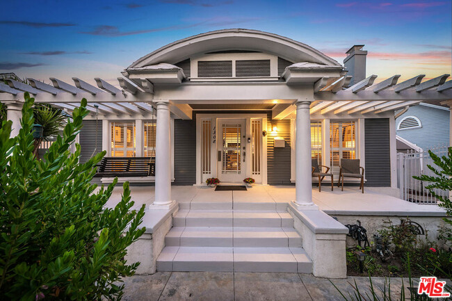 Building Photo - 1308 N Ogden Dr