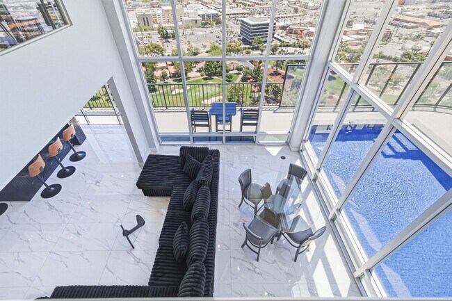 3111 Bel Air Dr