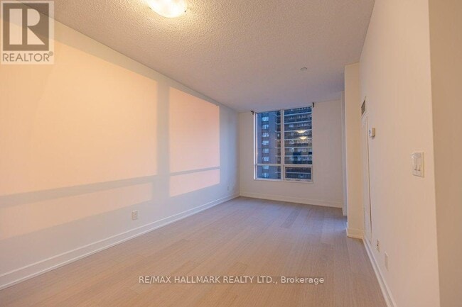 Photo - 6 Eva Rd Unité 212