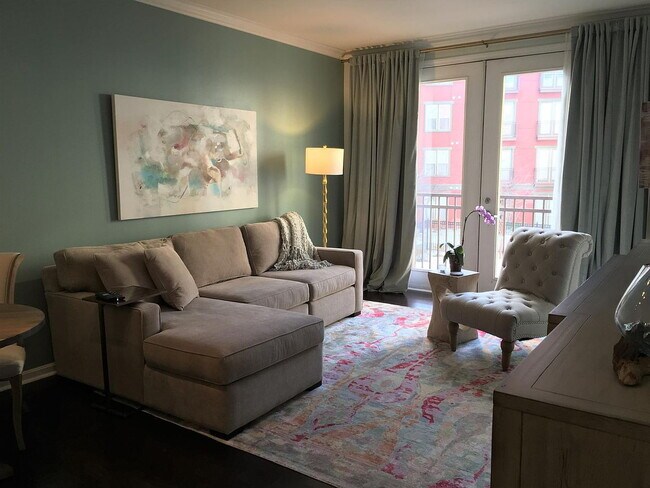 Photo - 1000 Providence Pl