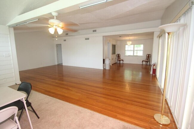 Photo - 3407 Wentworth St