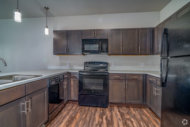1BR, 1BA - 677SF - Kitchen