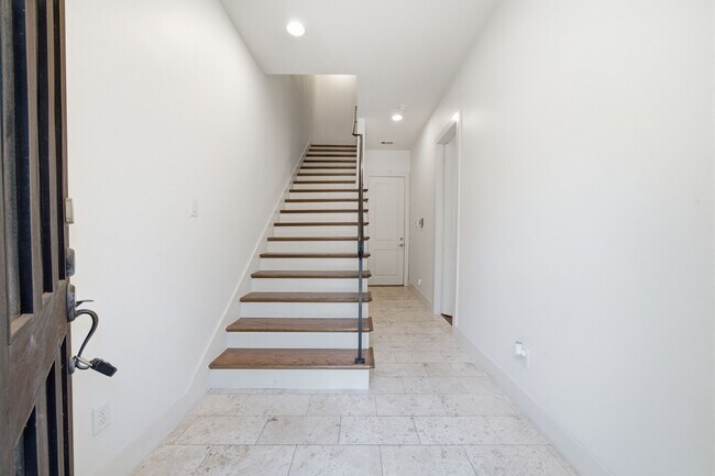 Photo - 1206 Delano St