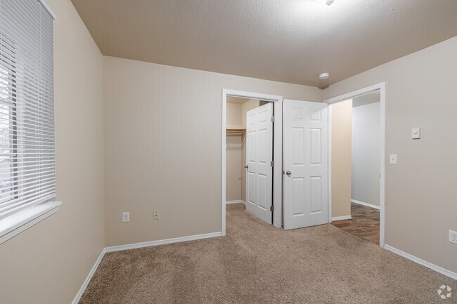 1BR, 1BA - 648SF - Bedroom
