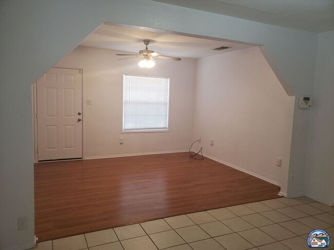 Photo - 658 S Cesar Chavez St