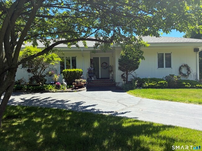 Building Photo - 10 Heron Rd