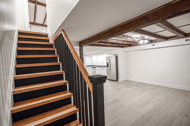 Photo - 9 S Main St Unit 1