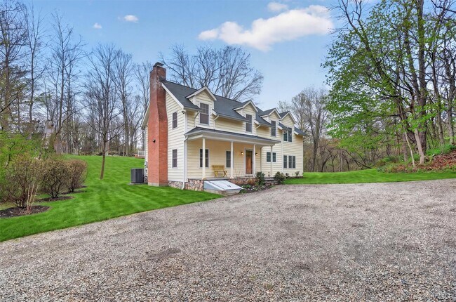 Photo - 935 Peach Lake Rd