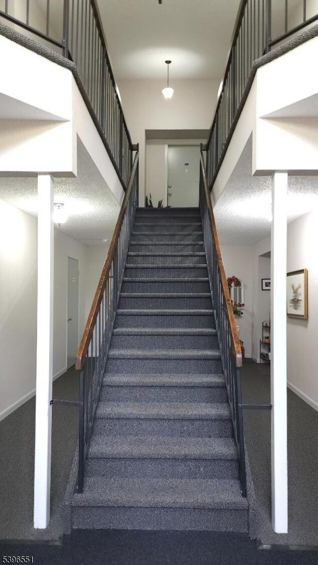 Photo - 124 Drake Ln