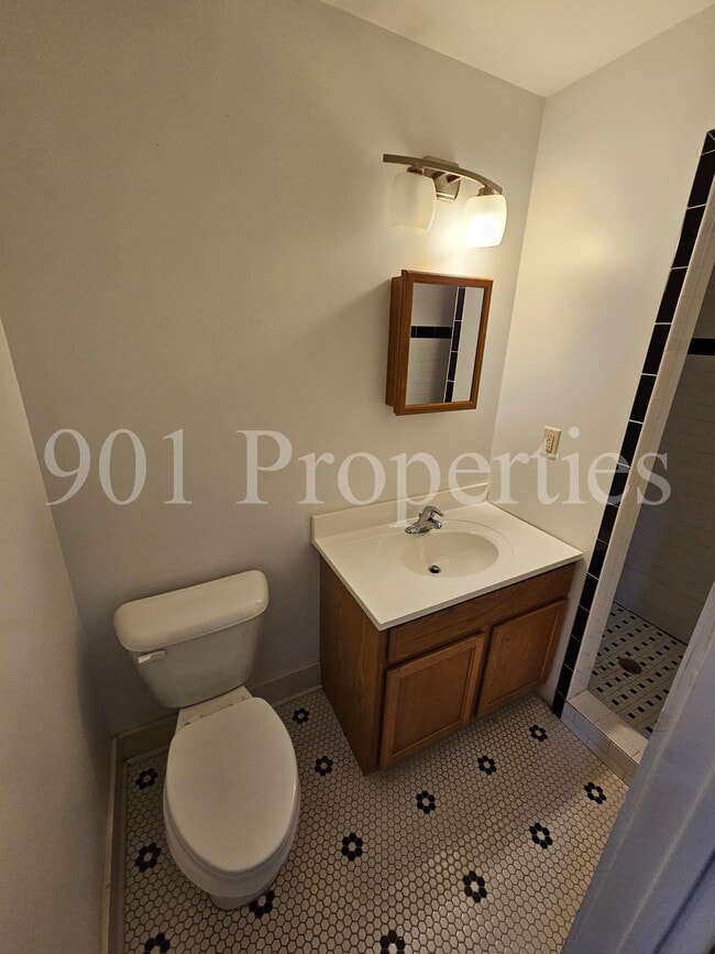 Photo - 975 Meda St Unit #3