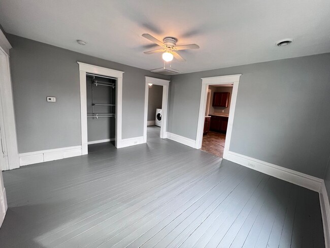 Photo - 75 Sheldon Blvd SE