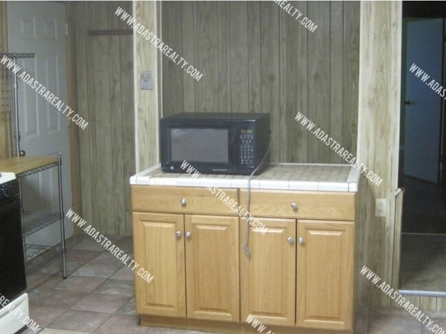 Photo - Adorable 2 Bedroom House in Lawrence-Available in JULY!!