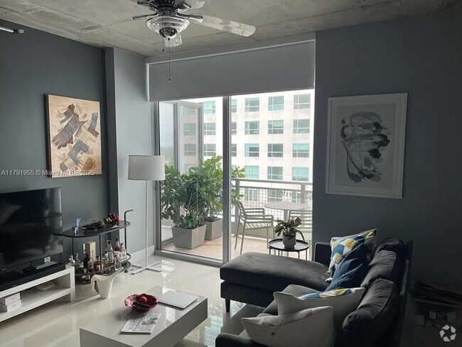Building Photo - 690 SW 1st Ct Unit 1728 Rental