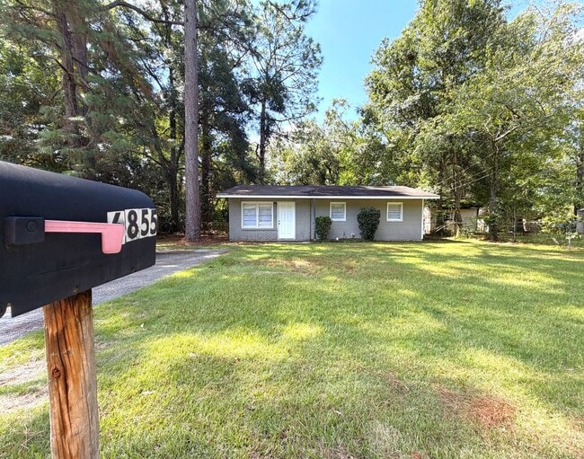 Photo - 6855 Victor Rd