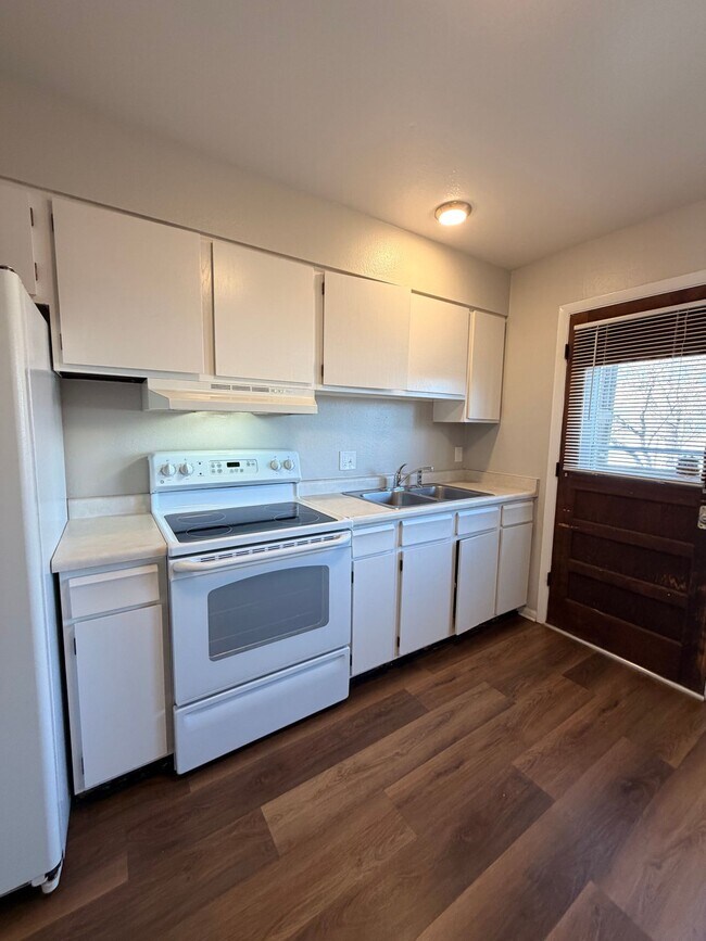 Photo - Cozy 2-Bedroom Home in a Peaceful Colorado Springs Neighborhood - ASK ABOUT OUR FLEXIBLE LEASE OP... Unit 4234FO-03