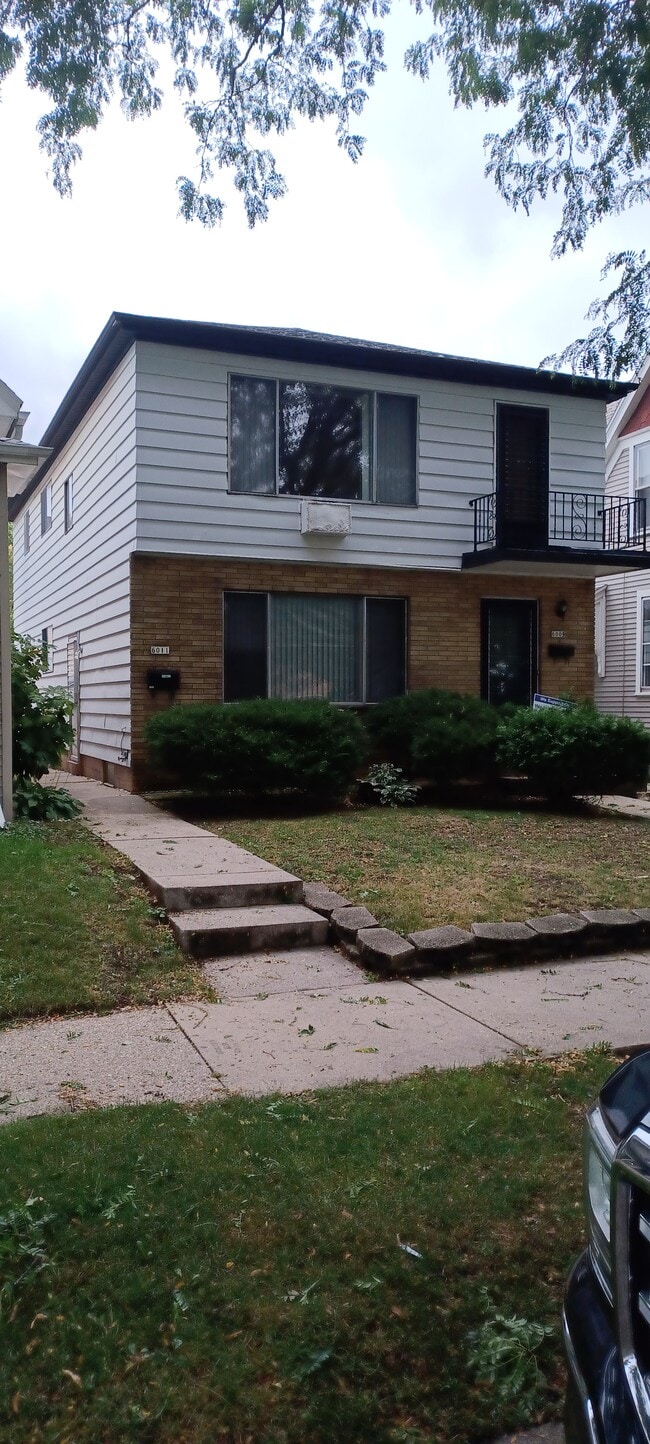 Photo - 6011 W Lapham St Apartments Unit upper