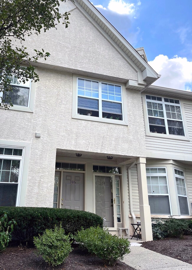 Building Photo - 305 Dresher Woods Dr Unit 305 Rental