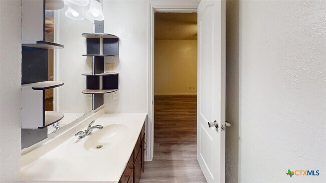 Photo - 1804 Clarawood Dr