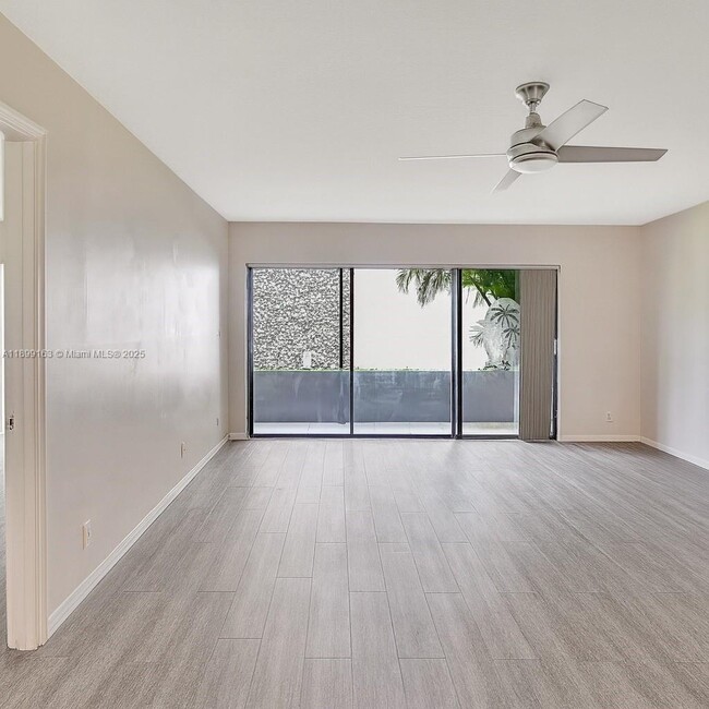 Photo - 311 W Laurel Dr Unidad 1402