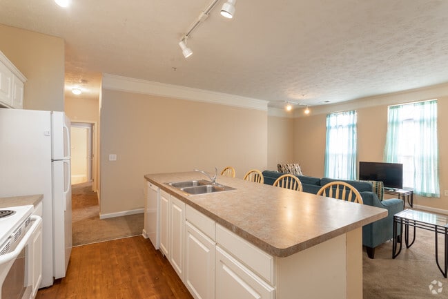 3BR, 3BA - 1,403 SF