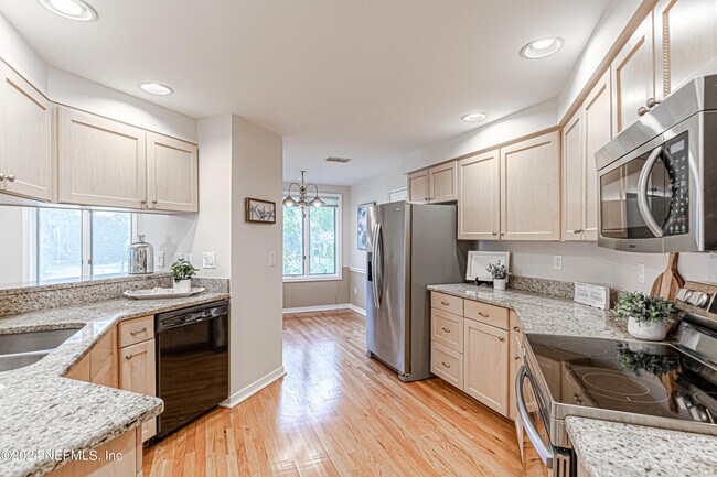 Photo - 2099 Winterbourne W Unit 308