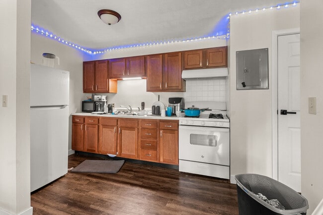 Photo - Maplecrest Apartments