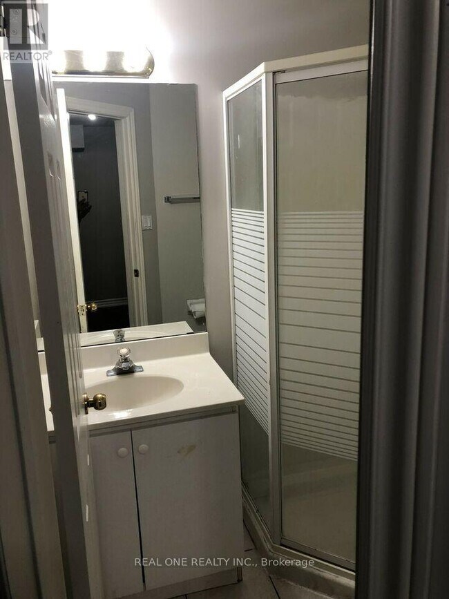 Photo - 160 Elson St