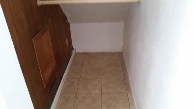 Photo - 3213 Center St NE