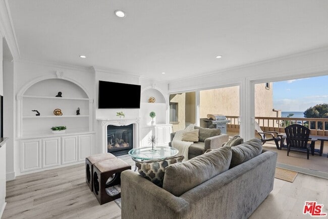 Photo - 23924 De Ville Way Unit D