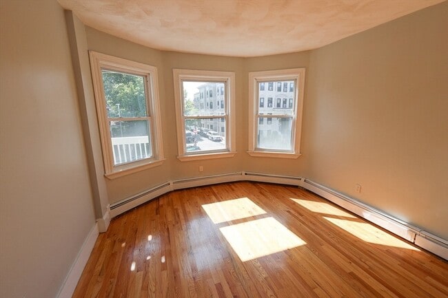 Photo - 275 Humboldt Ave Unit 2