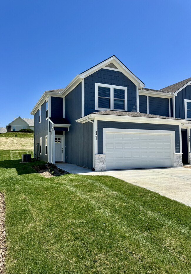 Building Photo - 8401 Valley Spring Dr Unit 1