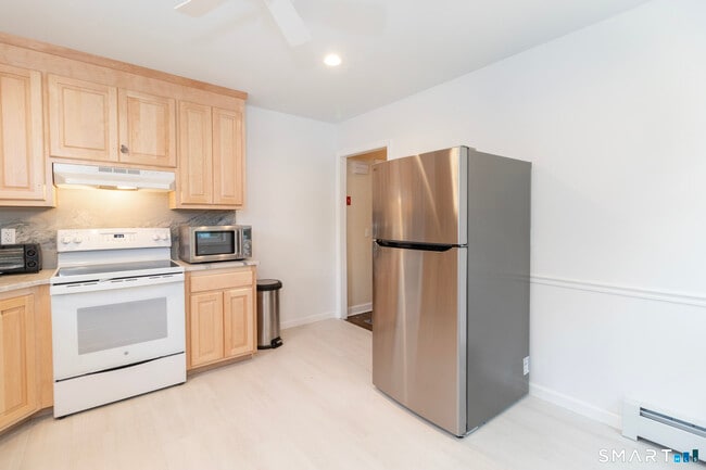 Photo - 23 Quotonset Ln