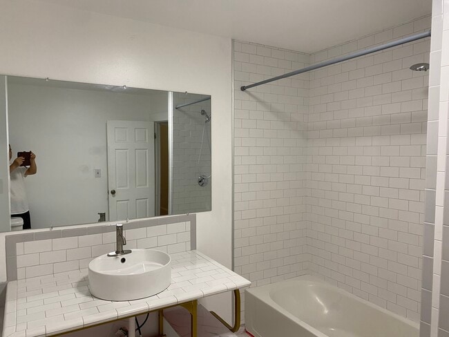 Photo - 799 Brock Ave