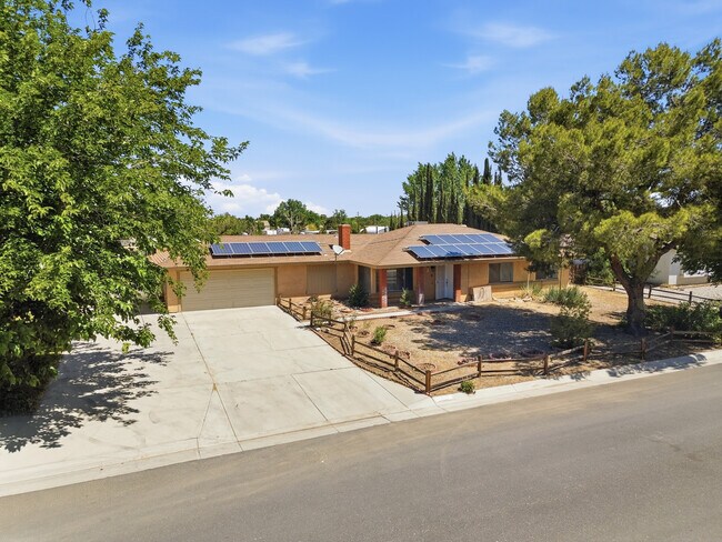 9837 E Avenue R10