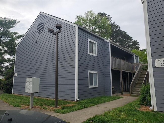 Building Photo - 1203 Jamestown Rd Unit B2