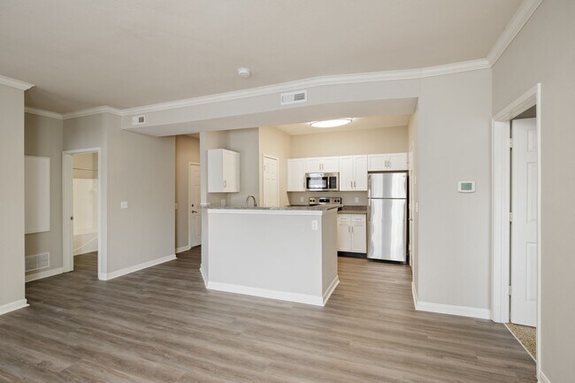 2BR, 2BA - Renaissance